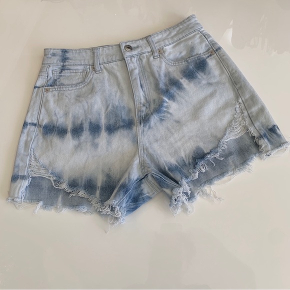 AMERICAN EAGLE OUTFITTERS TIE DYE HIGH-WAIST FRAYED HEM DESTRESS MOM SHORTS - Picture 2 of 16